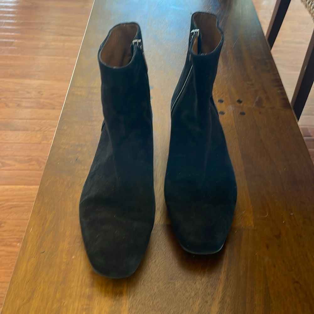 Aquatalia flat black suede bootie, size 8